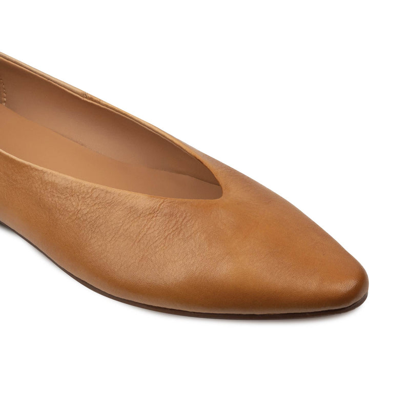 Rene Classic Flats Tan