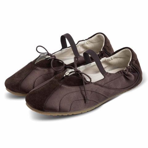 Gail Dainty Brown