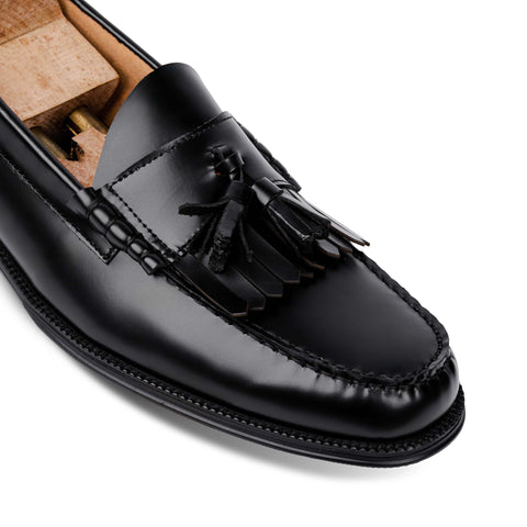 Luther Tassel Black